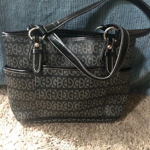 Women’s black Giani Bernini tote handbag